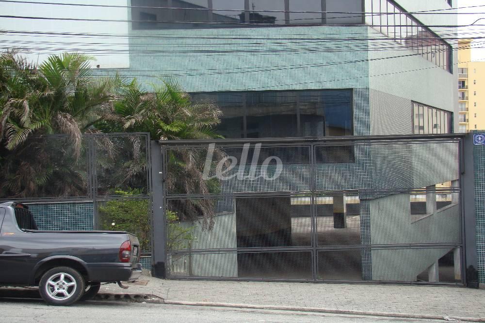 FRENTE de Prédio Comercial para alugar, Monousuário com 1398 m², e 30 vagas em Santa Teresinha - São Paulo
