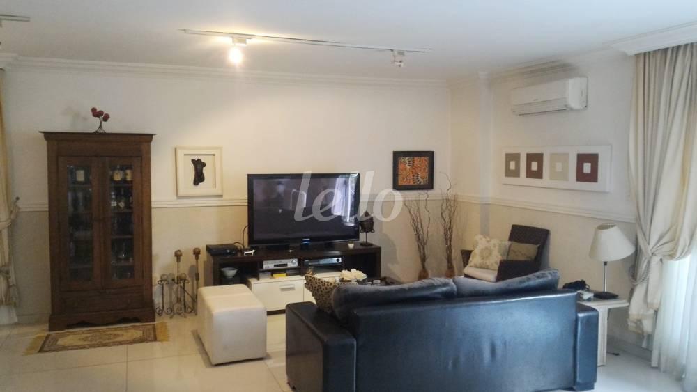 SALA DE TV de Apartamento à venda, Padrão com 210 m², 3 quartos e 2 vagas em Santa Cecília - São Paulo