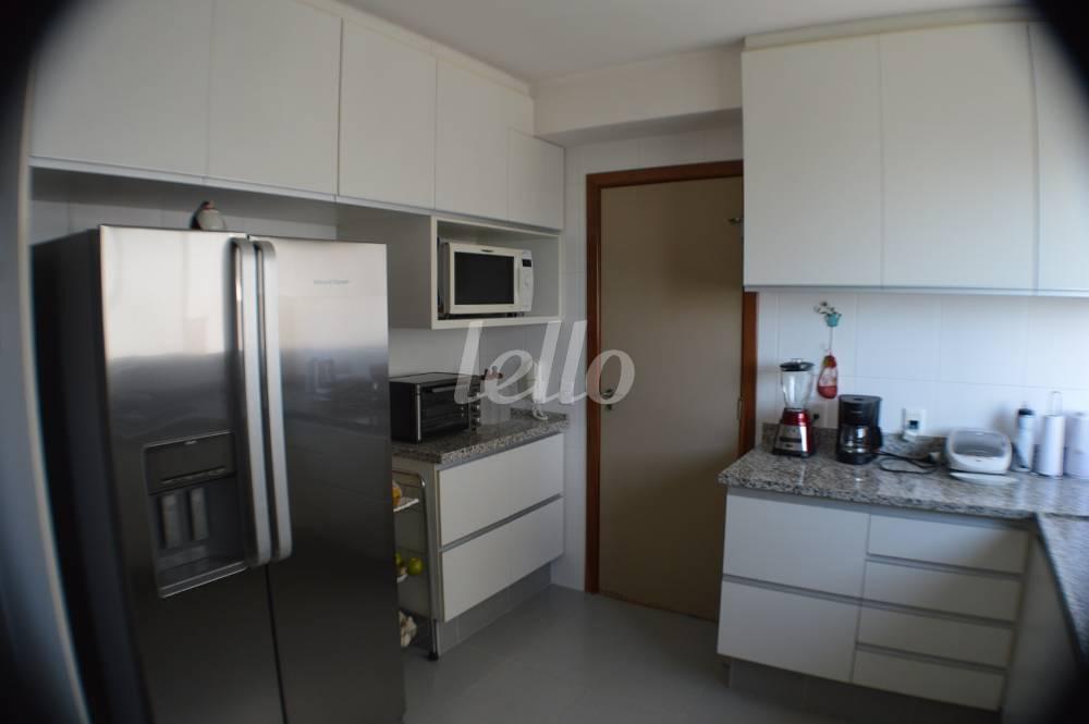 COZINHA de Apartamento à venda, Padrão com 202 m², 3 quartos e 4 vagas em Indianópolis - São Paulo