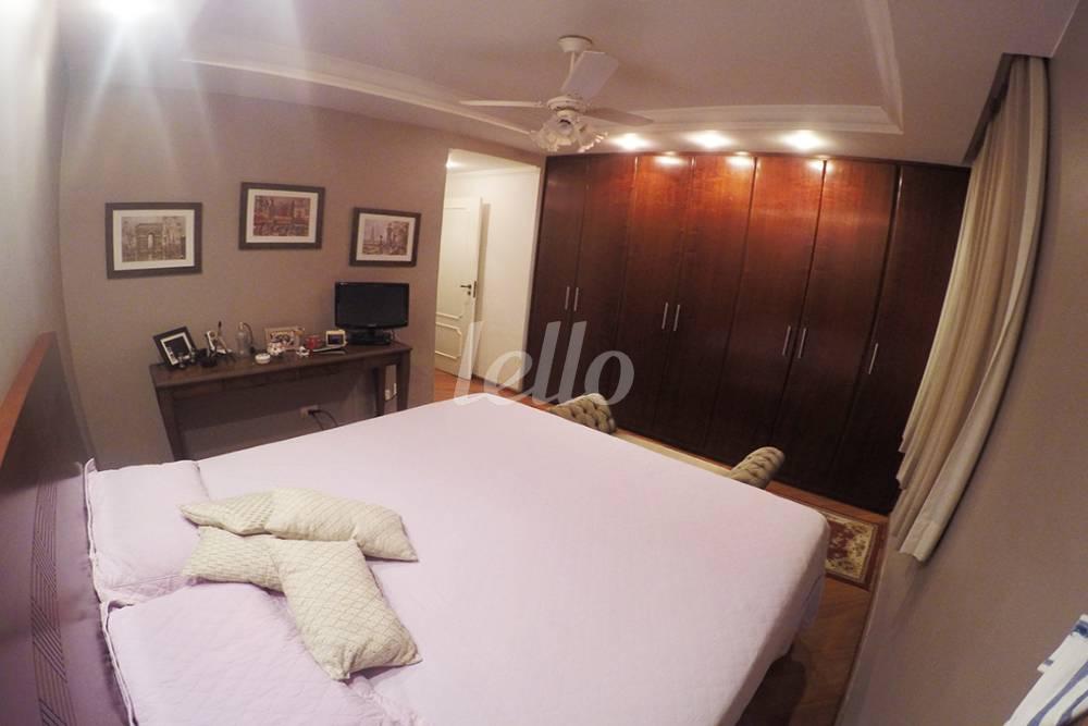 SUITE CASAL de Apartamento à venda, Padrão com 140 m², 4 quartos e 2 vagas em Santana - São Paulo