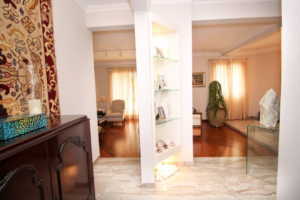 CORREDOR de Apartamento à venda, Padrão com 239 m², 3 quartos e 4 vagas em Jardim Vila Mariana - São Paulo