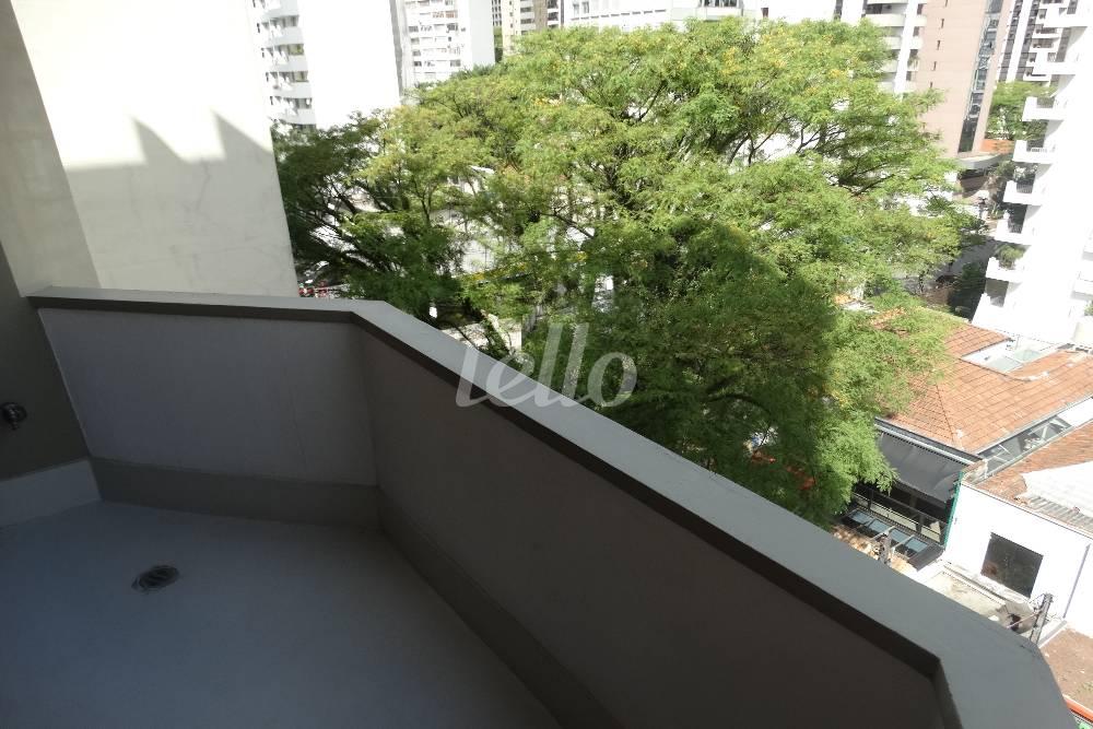 SACADA de Apartamento à venda, Padrão com 115 m², 2 quartos e 1 vaga em Jardins - São Paulo