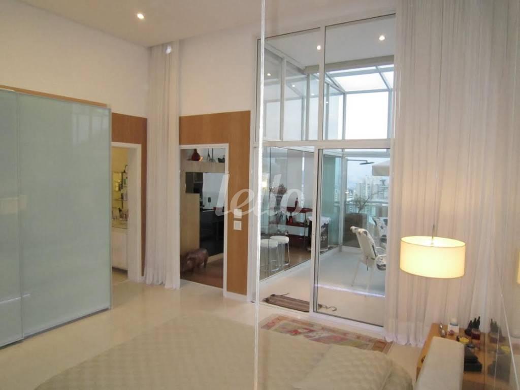 SALA de Apartamento à venda, Padrão com 187 m², 1 quarto e 2 vagas em Jardins - São Paulo