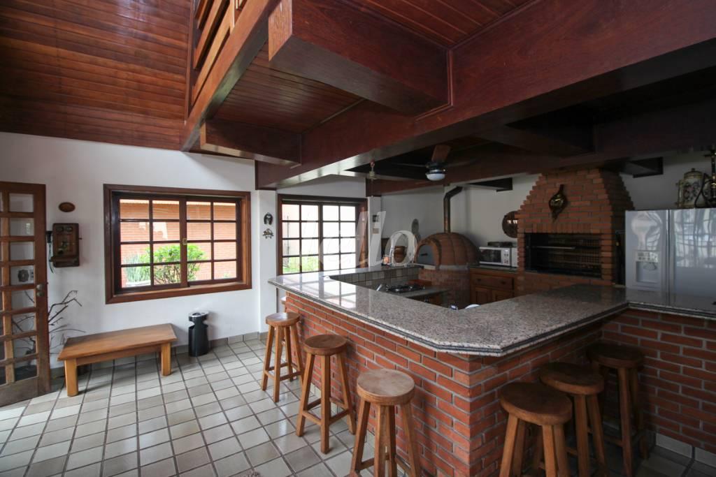 ESPAÇO GOURMET de Casa à venda, sobrado com 659 m², 4 quartos e 6 vagas em Campestre - Santo André