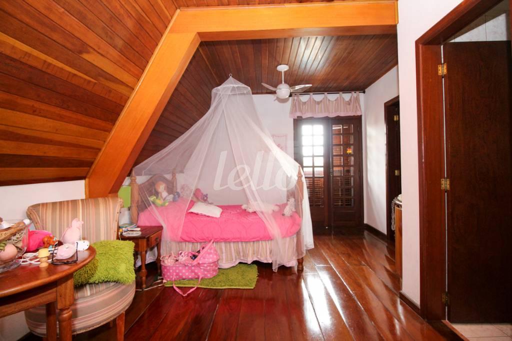 SUÍTE de Casa à venda, sobrado com 659 m², 4 quartos e 6 vagas em Campestre - Santo André