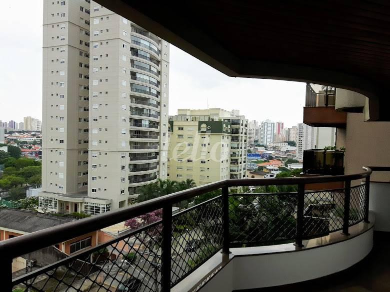 VISTA DA VARANDA DA SALA E de Apartamento para alugar, Padrão com 258 m², 4 quartos e 3 vagas em Jardim da Saúde - São Paulo