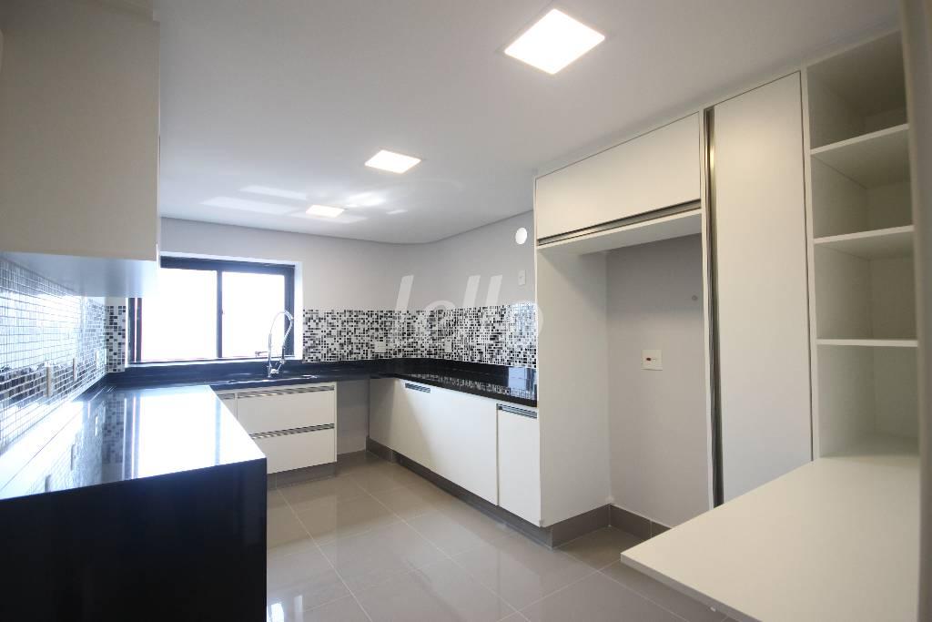 COZINHA de Apartamento à venda, Padrão com 284 m², 3 quartos e 4 vagas em Higienópolis - São Paulo