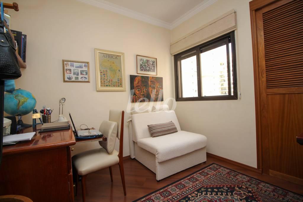 HOME OFFICE de Apartamento à venda, Padrão com 73 m², 2 quartos e 2 vagas em Indianópolis - São Paulo