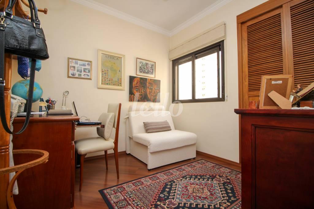 HOME OFFICE de Apartamento à venda, Padrão com 73 m², 2 quartos e 2 vagas em Indianópolis - São Paulo