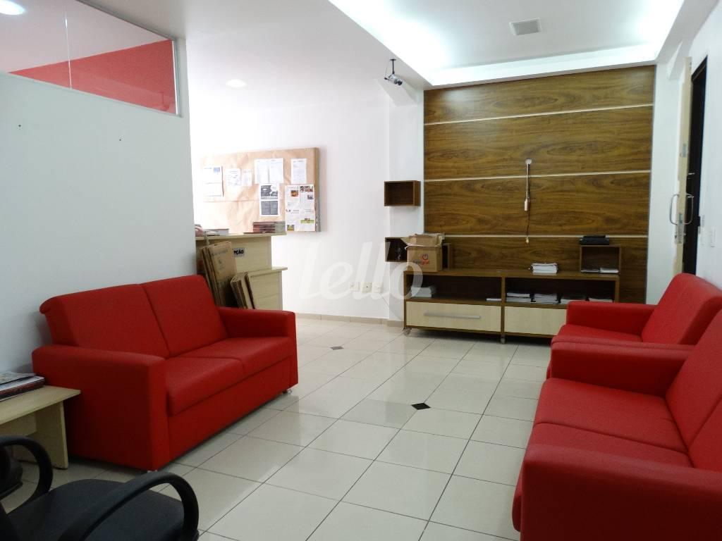 RECEPÇÃO de Sala / Conjunto para alugar, Padrão com 130 m², e em República - São Paulo