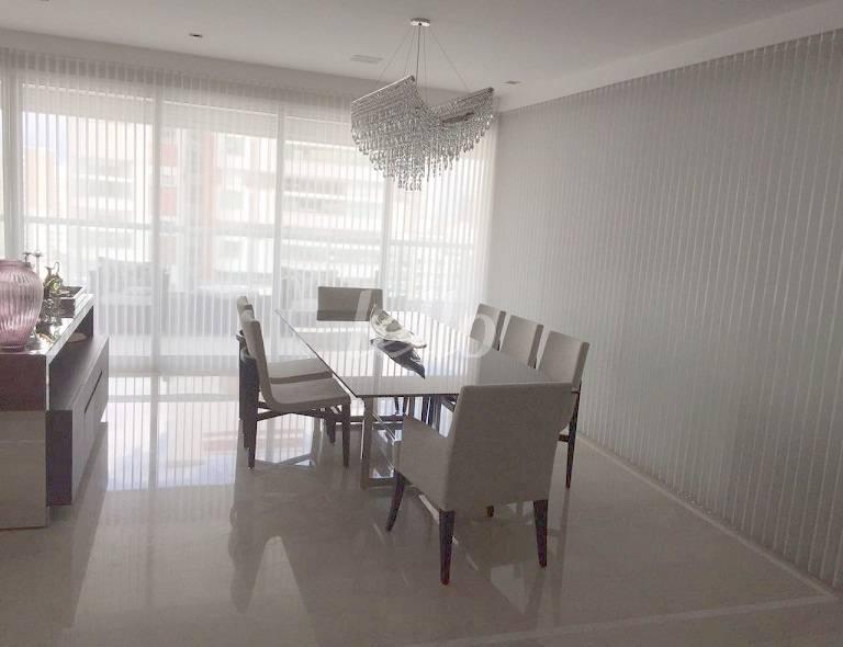 LIVING de Apartamento à venda, Padrão com 423 m², 5 quartos e 7 vagas em Vila Gomes Cardim - São Paulo