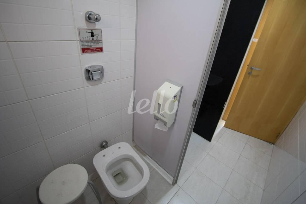 WC de Sala / Conjunto à venda, Padrão com 350 m², e 4 vagas em Bela Vista - São Paulo