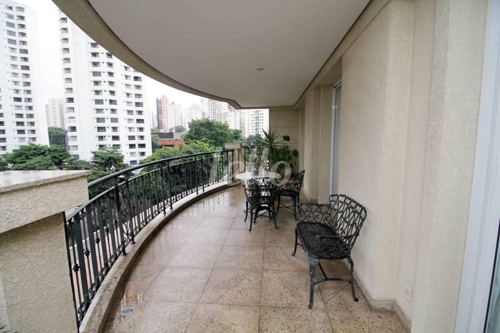VAANDA de Apartamento à venda, Padrão com 308 m², 4 quartos e 5 vagas em Paraíso - São Paulo