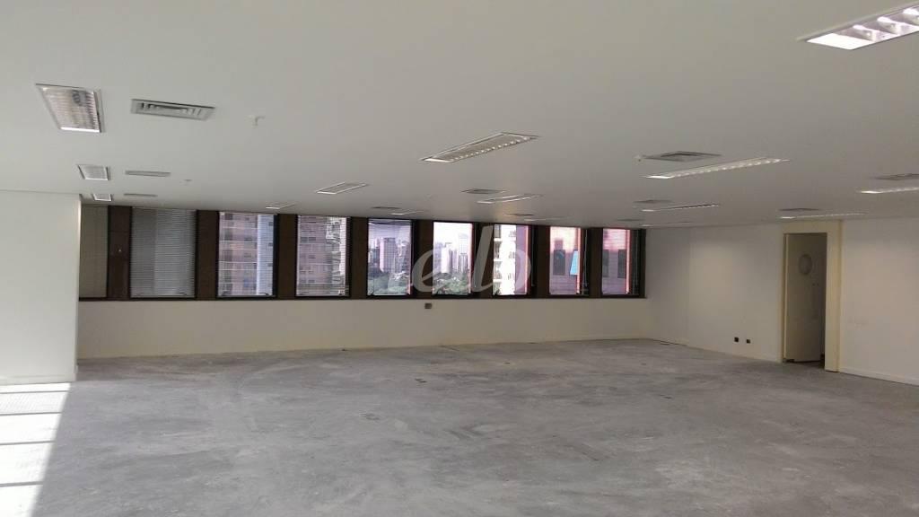 SALA de Sala / Conjunto para alugar, Padrão com 206 m², e 5 vagas em Cidade Monções - São Paulo