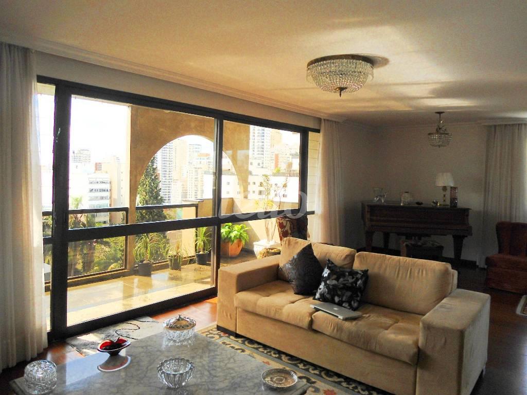 LIVING de Apartamento à venda, Padrão com 180 m², 3 quartos e 2 vagas em Perdizes - São Paulo