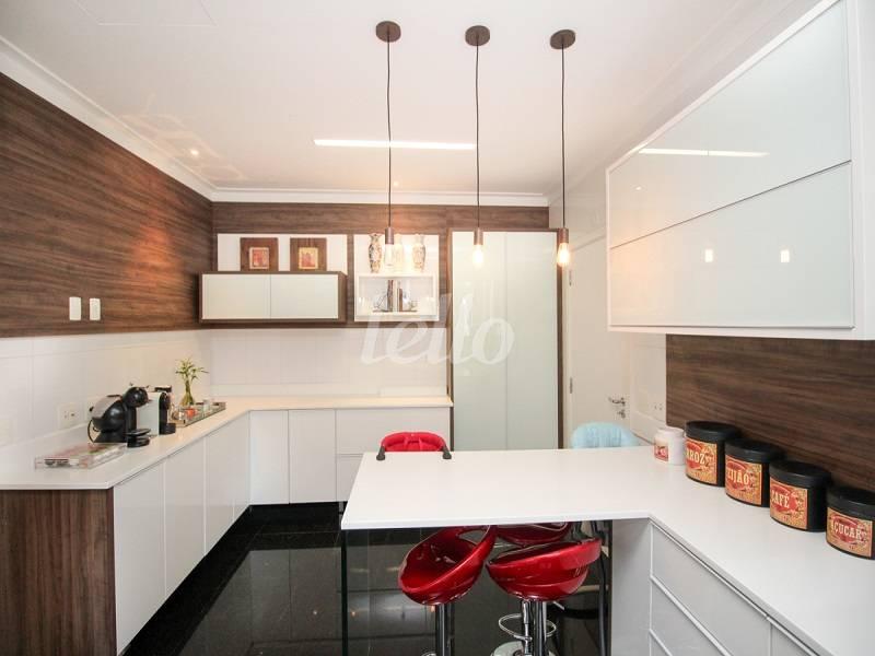 COZINHA de Apartamento à venda, Padrão com 335 m², 4 quartos e 5 vagas em Vila Regente Feijó - São Paulo