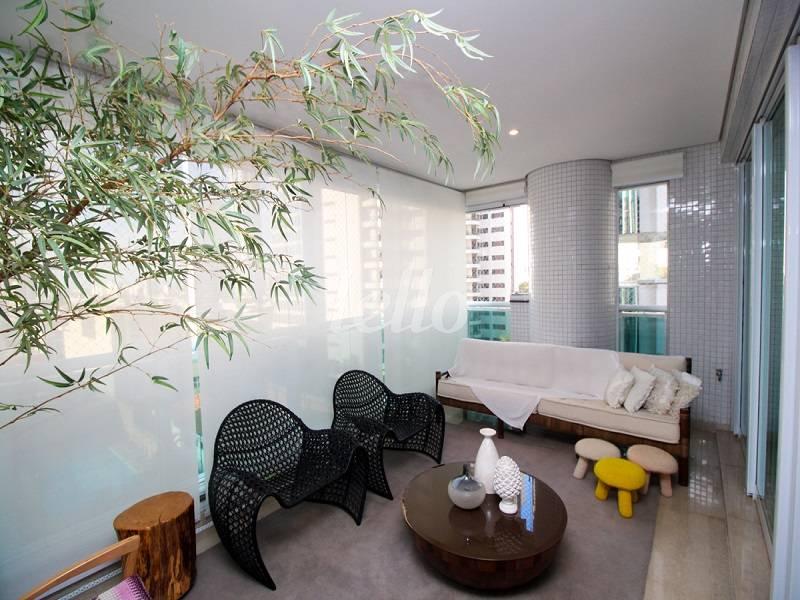 VARANDA de Apartamento à venda, Padrão com 335 m², 4 quartos e 5 vagas em Vila Regente Feijó - São Paulo
