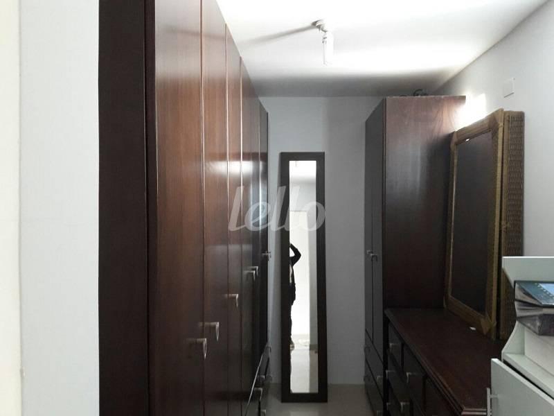 CLOSET de Casa à venda, sobrado com 250 m², 3 quartos e 3 vagas em Chácara Seis de Outubro - São Paulo