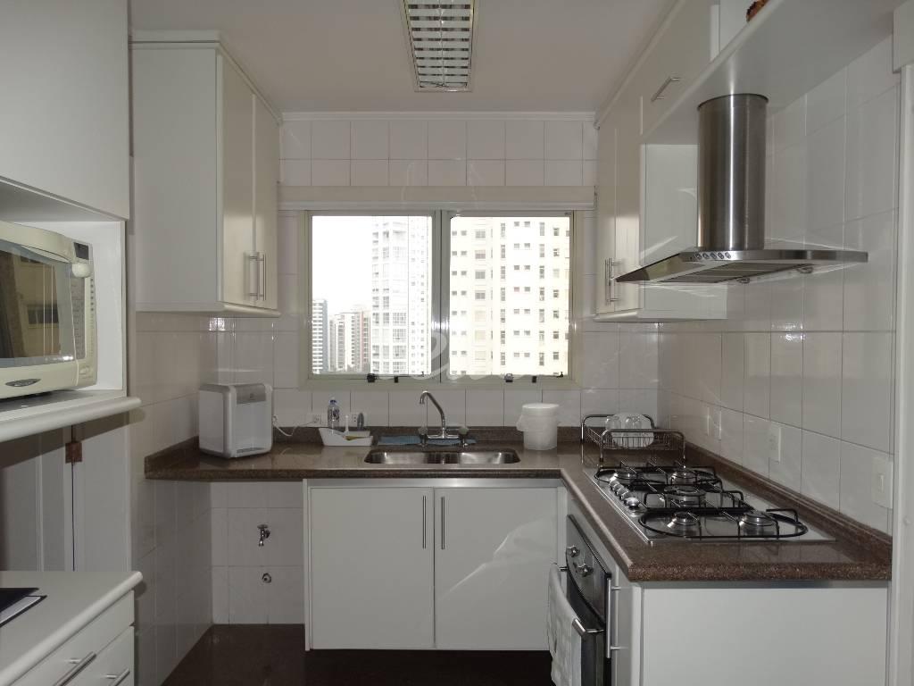 COZINHA de Apartamento à venda, Padrão com 210 m², 4 quartos e 4 vagas em Jardim Vila Mariana - São Paulo