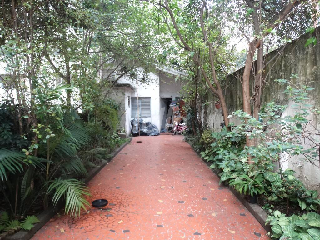 QUINTAL de Casa para alugar, sobrado com 300 m², 3 quartos e 3 vagas em Jardim Paulista - São Paulo