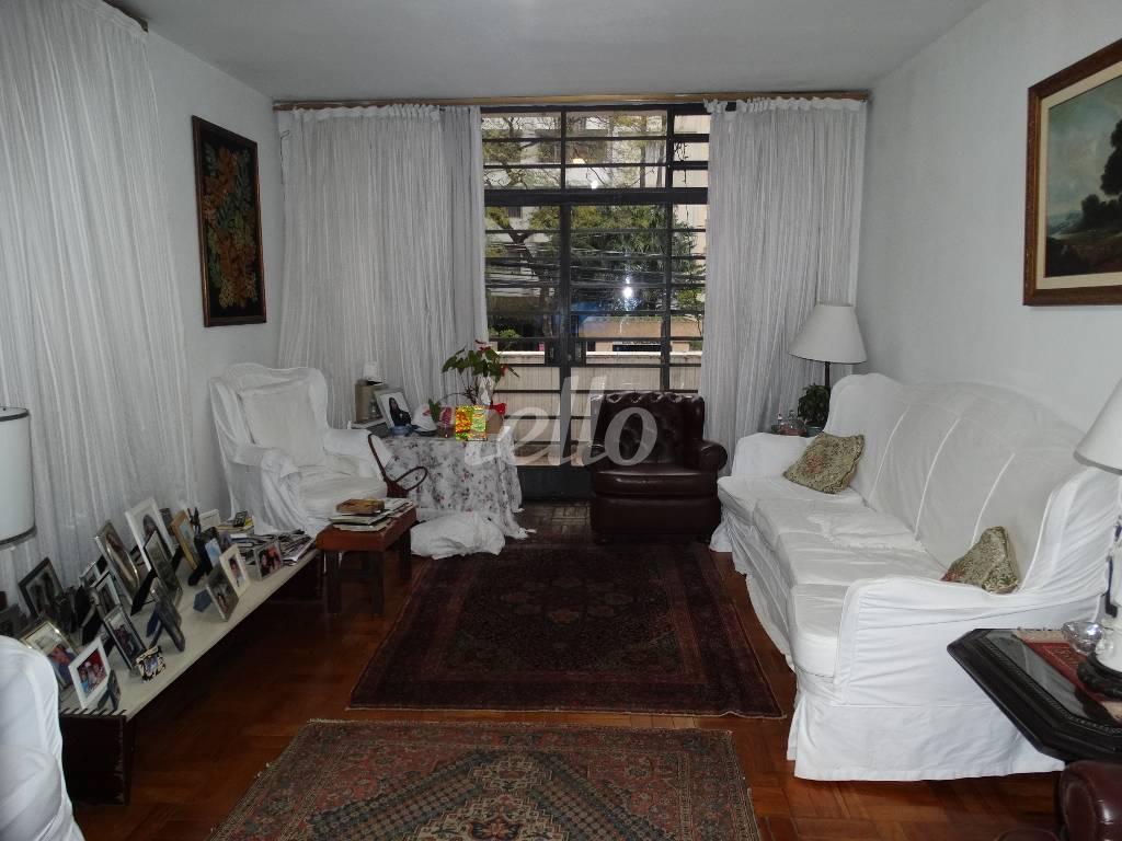 SALA de Casa para alugar, sobrado com 300 m², 3 quartos e 3 vagas em Jardim Paulista - São Paulo