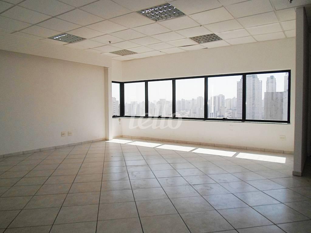 ALA de Sala / Conjunto para alugar, Padrão com 200 m², e 2 vagas em Vila Clementino - São Paulo