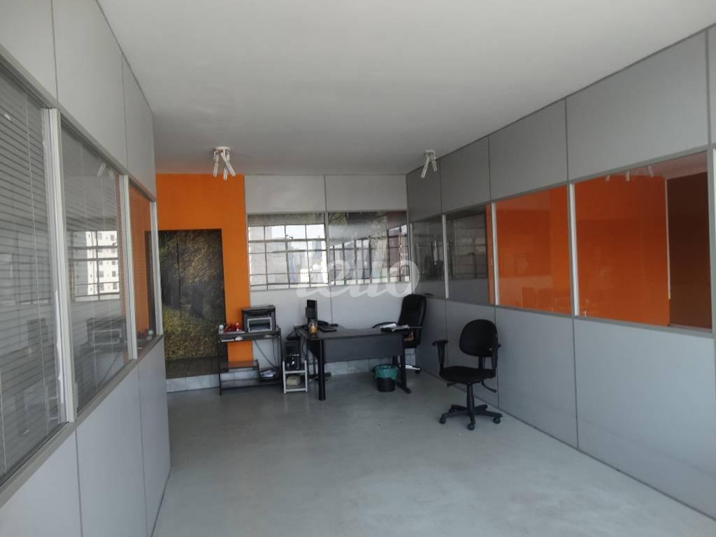 SALA de Sala / Conjunto para alugar, Padrão com 205 m², e em Centro - Santo André