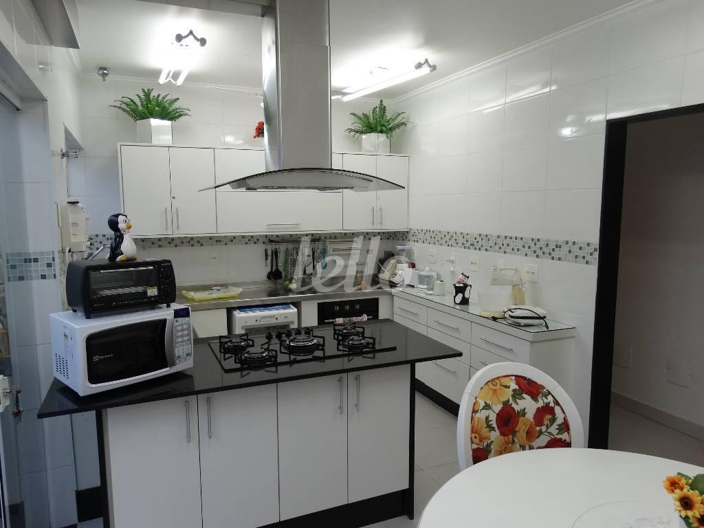 COZINHA de Casa para alugar, térrea com 200 m², 3 quartos e 5 vagas em Jardim Caravelas - São Paulo