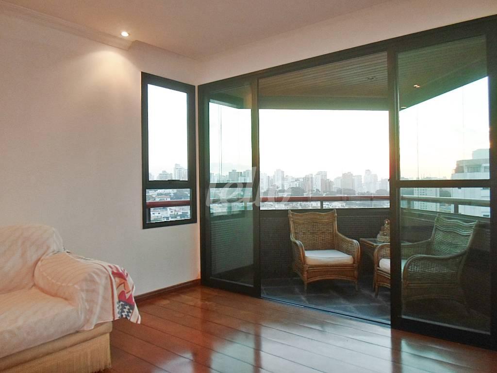 09 SACADA de Apartamento à venda, Padrão com 125 m², 3 quartos e 3 vagas em Vila Clementino - São Paulo