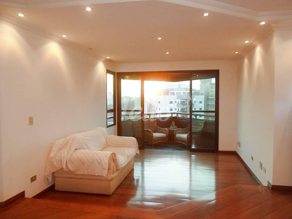 06 SALA de Apartamento à venda, Padrão com 125 m², 3 quartos e 3 vagas em Vila Clementino - São Paulo