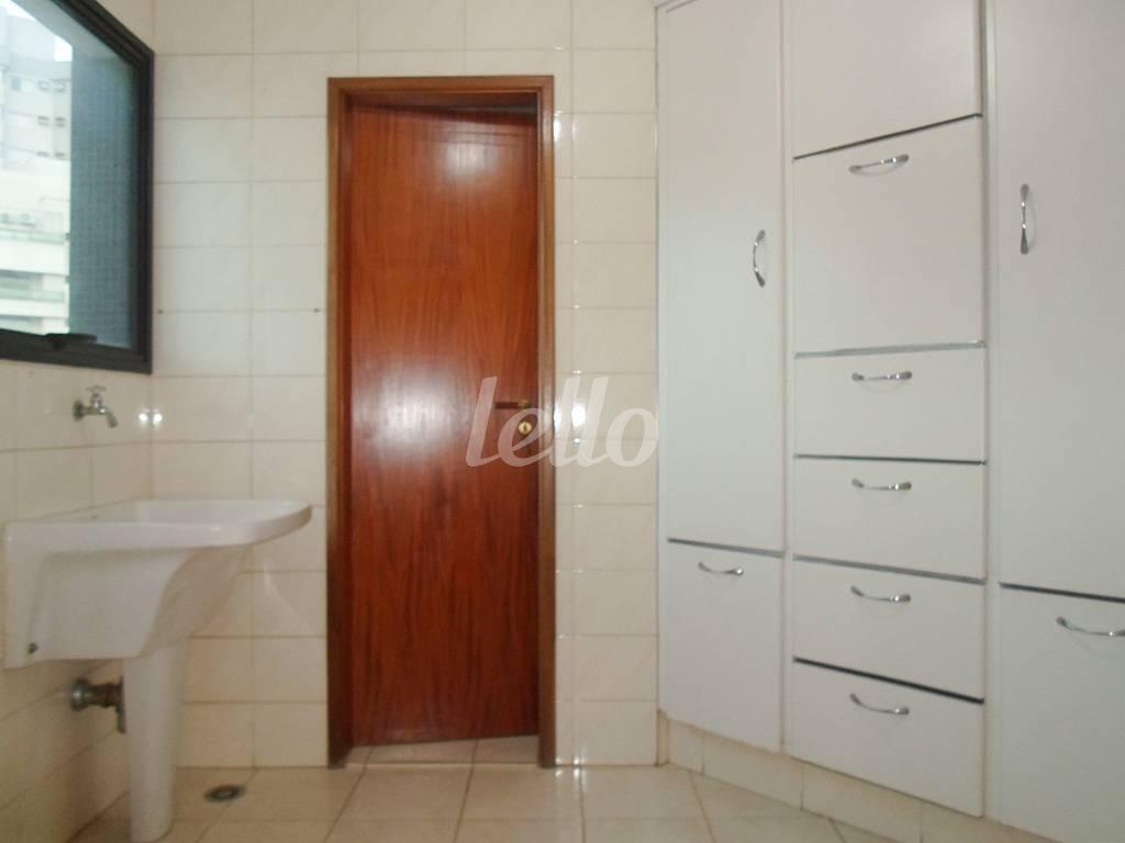 16 ÁREA DE SERVIÇO de Apartamento à venda, Padrão com 125 m², 3 quartos e 3 vagas em Vila Clementino - São Paulo