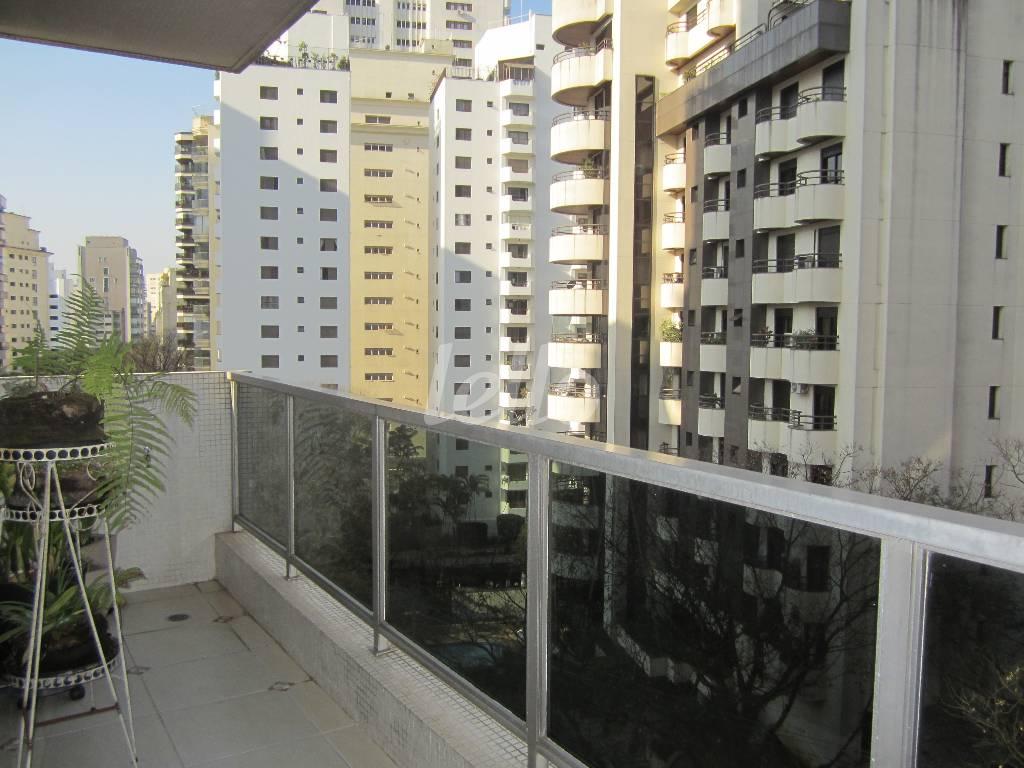SACADA de Apartamento à venda, Padrão com 234 m², 3 quartos e 3 vagas em Higienópolis - São Paulo