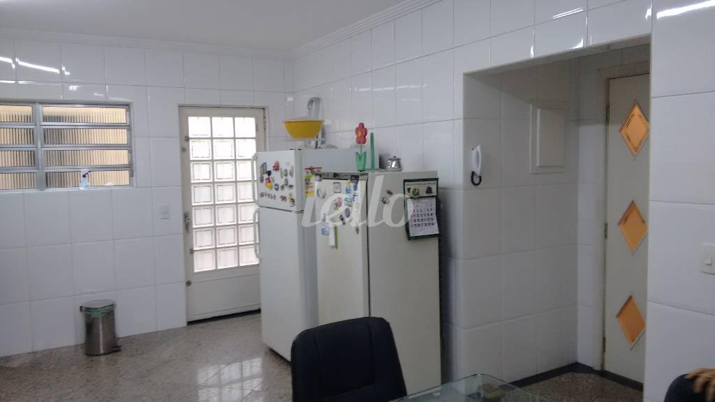 COZINHA VISTA C de Casa à venda, assobradada com 248 m², 4 quartos e 3 vagas em Bosque da Saúde - São Paulo