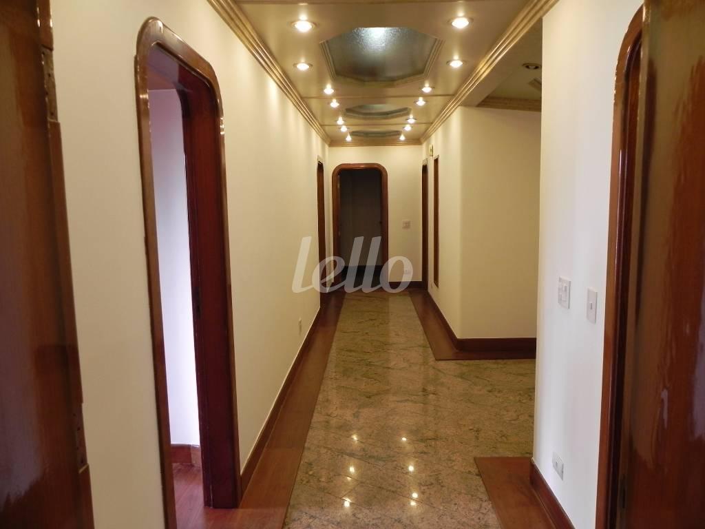 CORREDOR de Apartamento à venda, Padrão com 357 m², 4 quartos e 5 vagas em Vila Das Hortências - Jundiaí