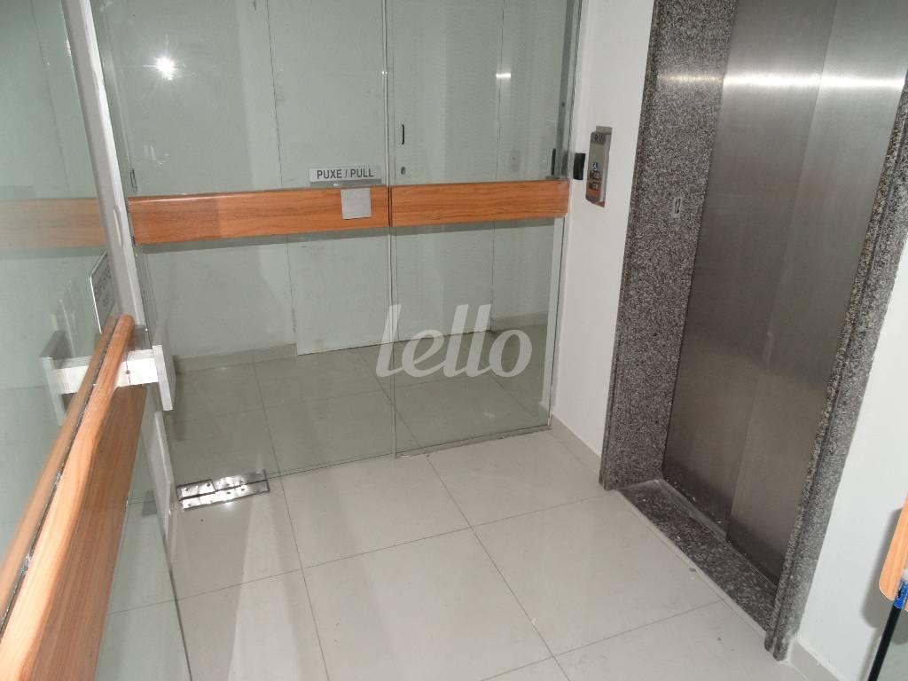 ENTRADA de Sala / Conjunto para alugar, Padrão com 267 m², e 6 vagas em Cidade Monções - São Paulo