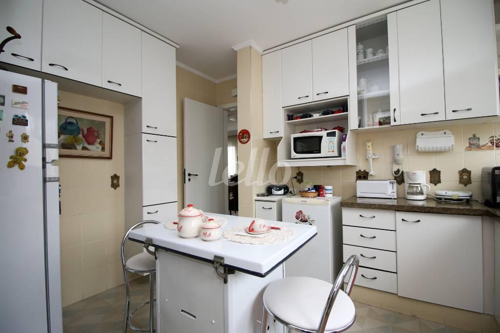 COZINHA de Apartamento à venda, Padrão com 198 m², 3 quartos e 3 vagas em Indianópolis - São Paulo