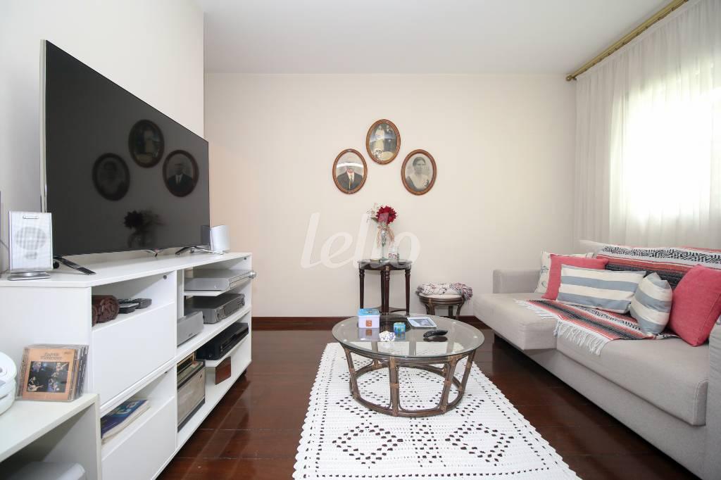 SALA DE TV de Apartamento à venda, Padrão com 198 m², 3 quartos e 3 vagas em Indianópolis - São Paulo