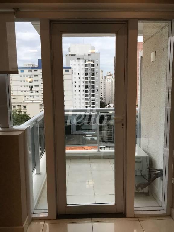 SACADA de Sala / Conjunto à venda, Padrão com 32 m², e 1 vaga em Jardim Paulista - São Paulo