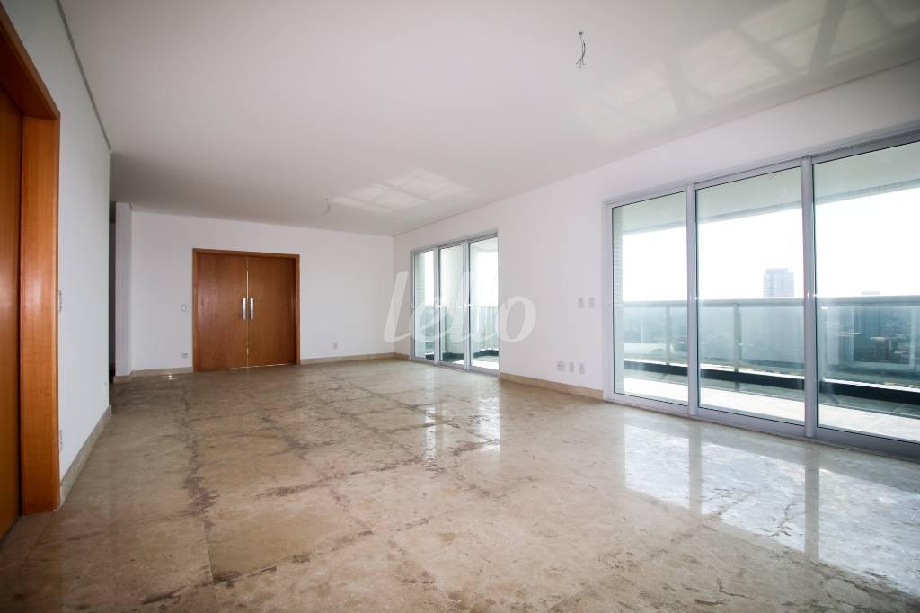 SALA de Apartamento à venda, Padrão com 331 m², 4 quartos e 6 vagas em Jardim Anália Franco - São Paulo
