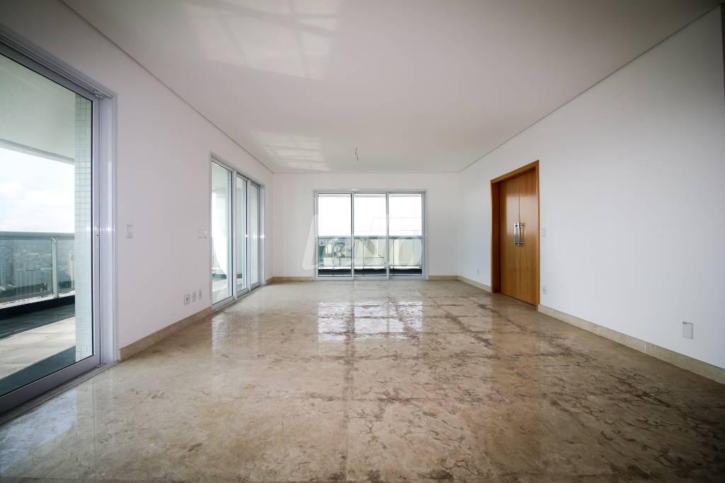 SALA de Apartamento à venda, Padrão com 331 m², 4 quartos e 6 vagas em Jardim Anália Franco - São Paulo