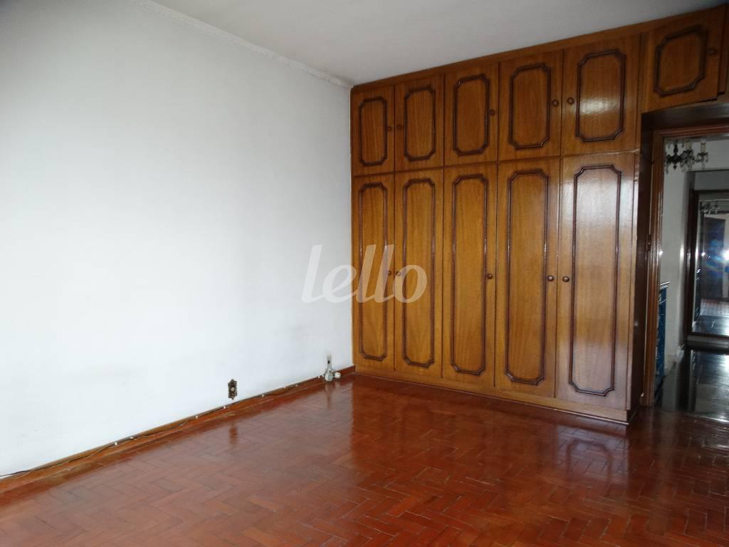 SUITE de Casa à venda, sobrado com 404 m², 3 quartos e 5 vagas em Vila Diva - São Paulo