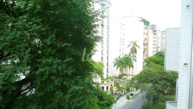 VISTA de Apartamento à venda, Padrão com 83 m², 3 quartos e 2 vagas em Higienópolis - São Paulo