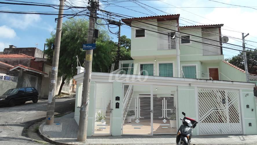 FACHADA de Casa à venda, sobrado com 108 m², 3 quartos e 4 vagas em Vila Nivi - São Paulo