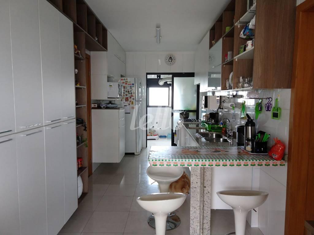 COZINHA de Apartamento à venda, Padrão com 179 m², 4 quartos e 3 vagas em Santana - São Paulo