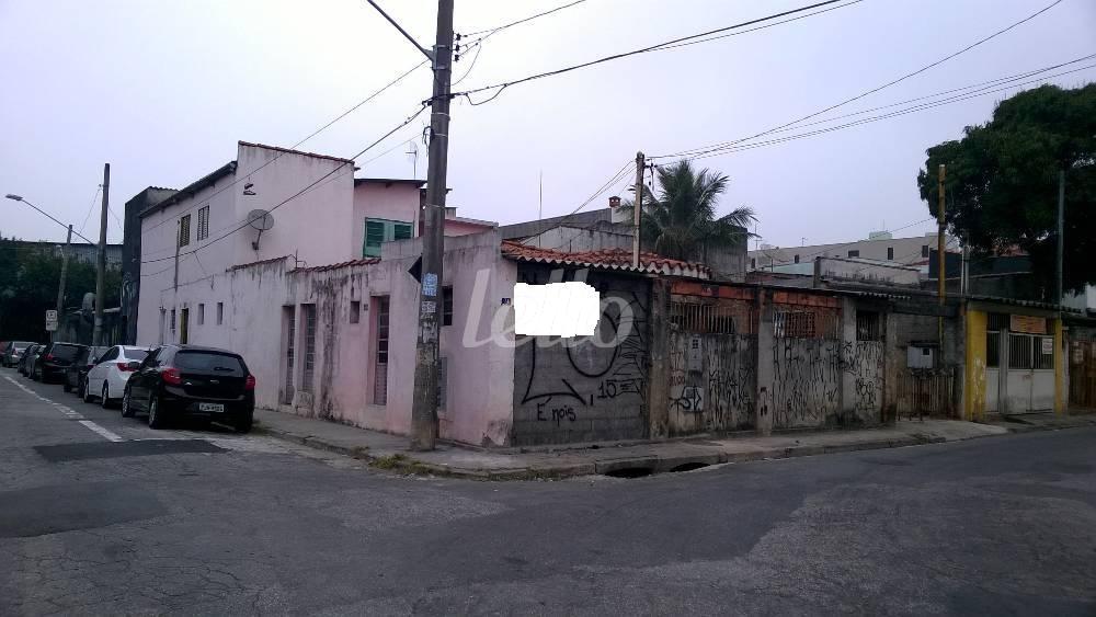 TERRENO de Área / Terreno à venda, Padrão com 299 m², e em Vila Nova Mazzei - São Paulo