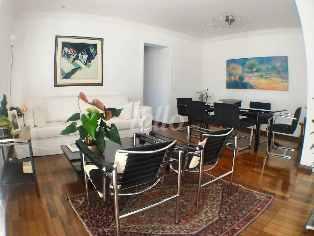 LIVING de Apartamento à venda, Padrão com 113 m², 3 quartos e 2 vagas em Paraíso - São Paulo
