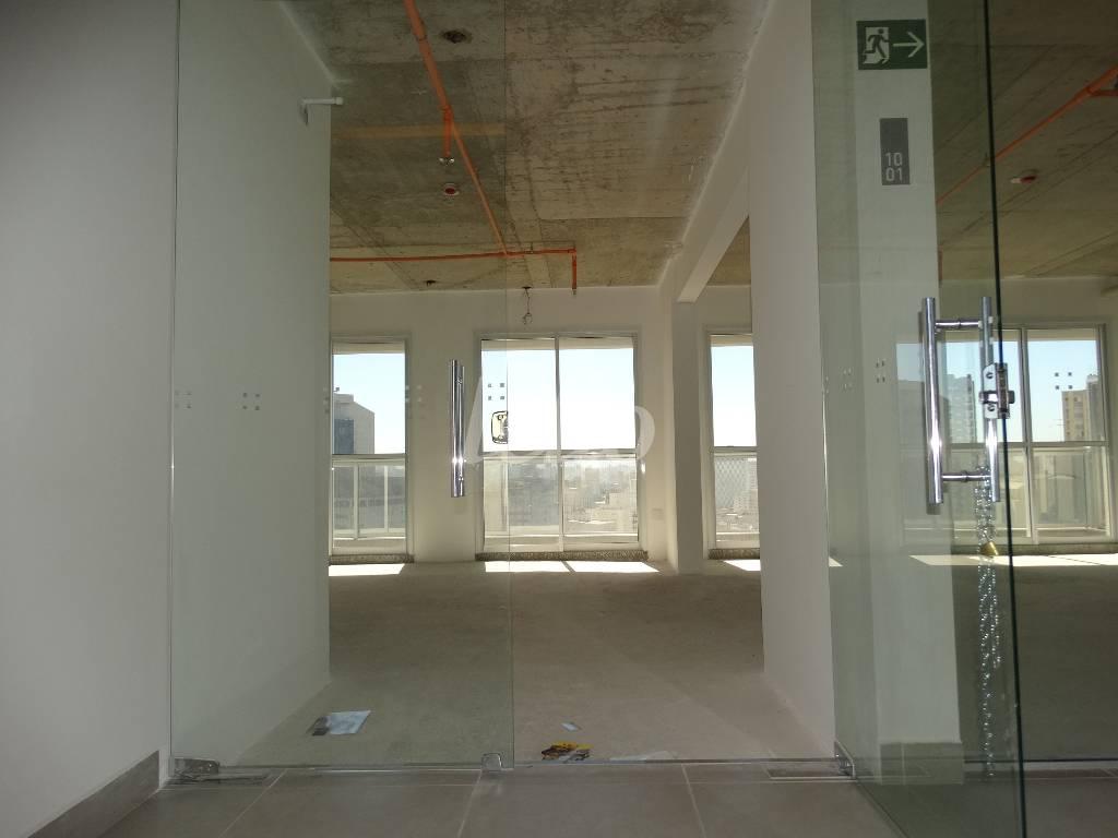SALA de Sala / Conjunto para alugar, Padrão com 470 m², e 18 vagas em Liberdade - São Paulo