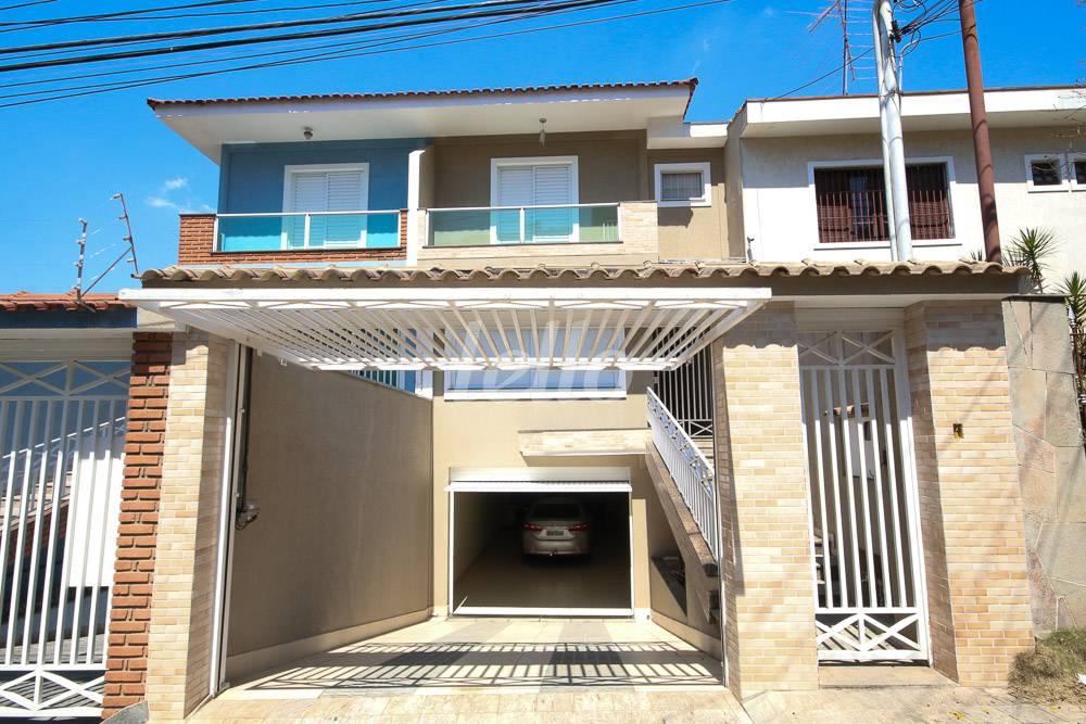 FACHADA de Casa à venda, sobrado com 300 m², 3 quartos e 6 vagas em Jardim São Paulo - São Paulo