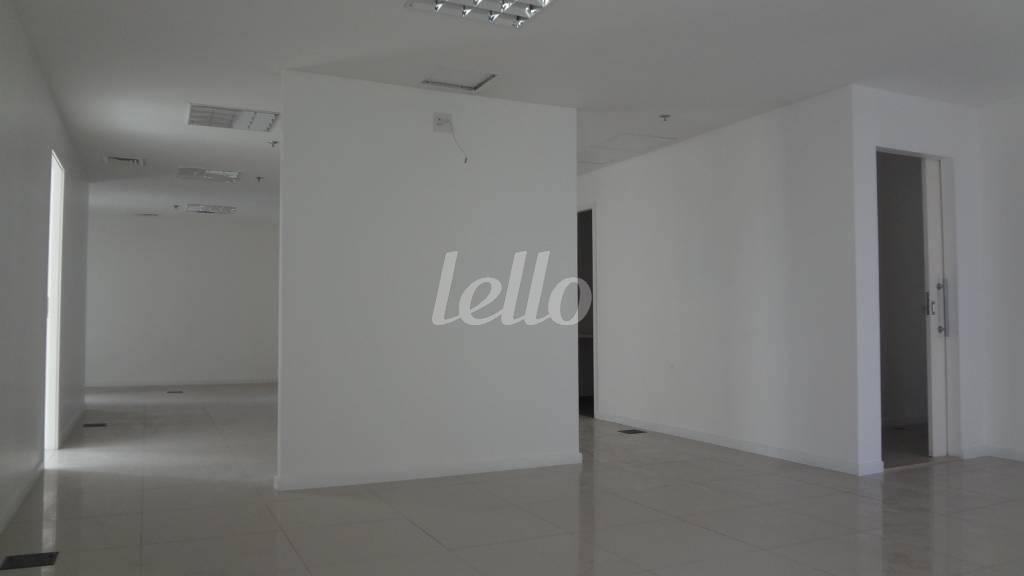SALA de Sala / Conjunto para alugar, Padrão com 200 m², e 6 vagas em Vila Olímpia - São Paulo