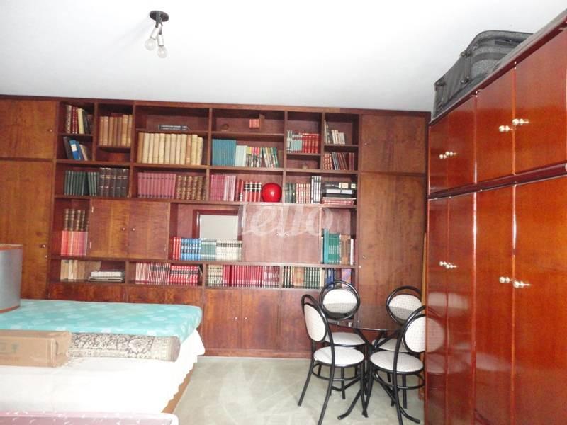 DORMITÓRIO de Casa à venda, sobrado com 340 m², 5 quartos e 4 vagas em Mirandopolis - São Paulo